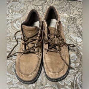 9.5 Easy Spirit brown leather lace up ankle boots